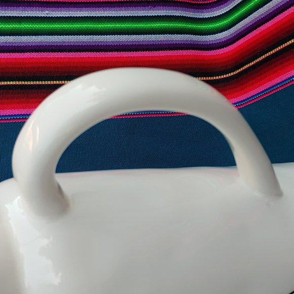 Rae Dunn Ceramic "Pour" Serving Pitcher White holds One Quart - Picture 12 of 15